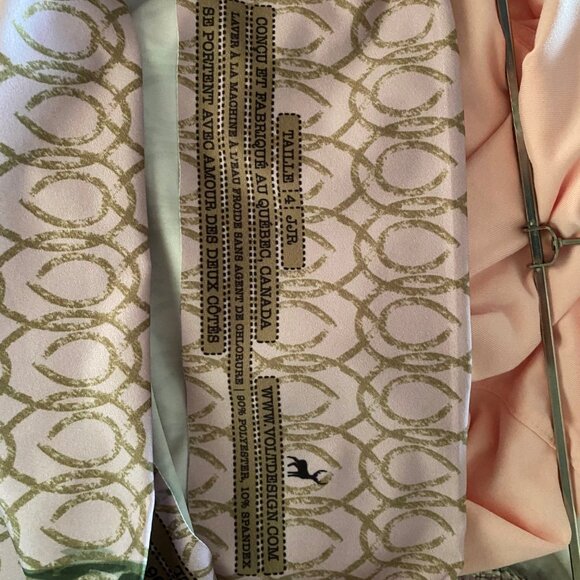 Jupe rose avec motifs fleurs avant et papillons à l'arrière - Picture 3 of 4